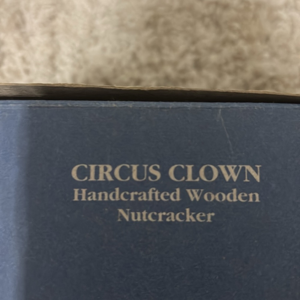 Clown Nut Cracker with packing box - Picture 3 of 3